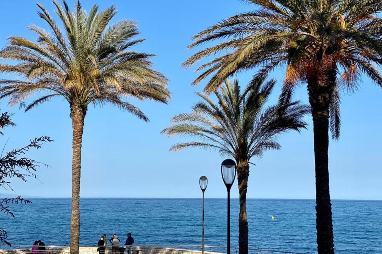 Fully Equipped Beachfront Studio In The Heart Of The City Center Bd Leclerc 昂蒂布 外观 照片