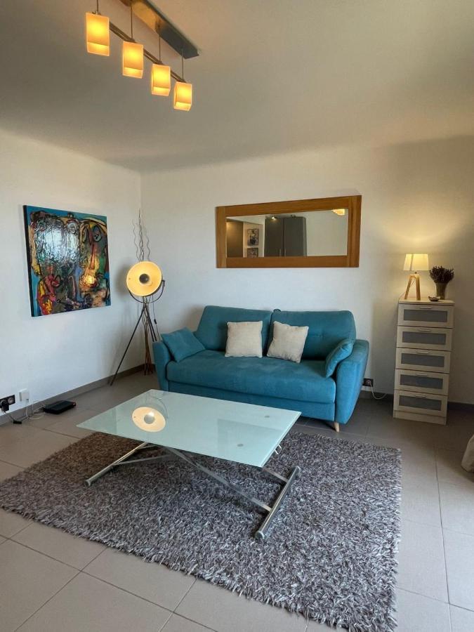 Fully Equipped Beachfront Studio In The Heart Of The City Center Bd Leclerc 昂蒂布 外观 照片