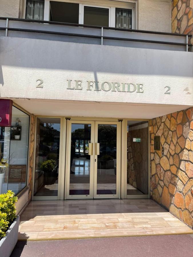 Fully Equipped Beachfront Studio In The Heart Of The City Center Bd Leclerc 昂蒂布 外观 照片
