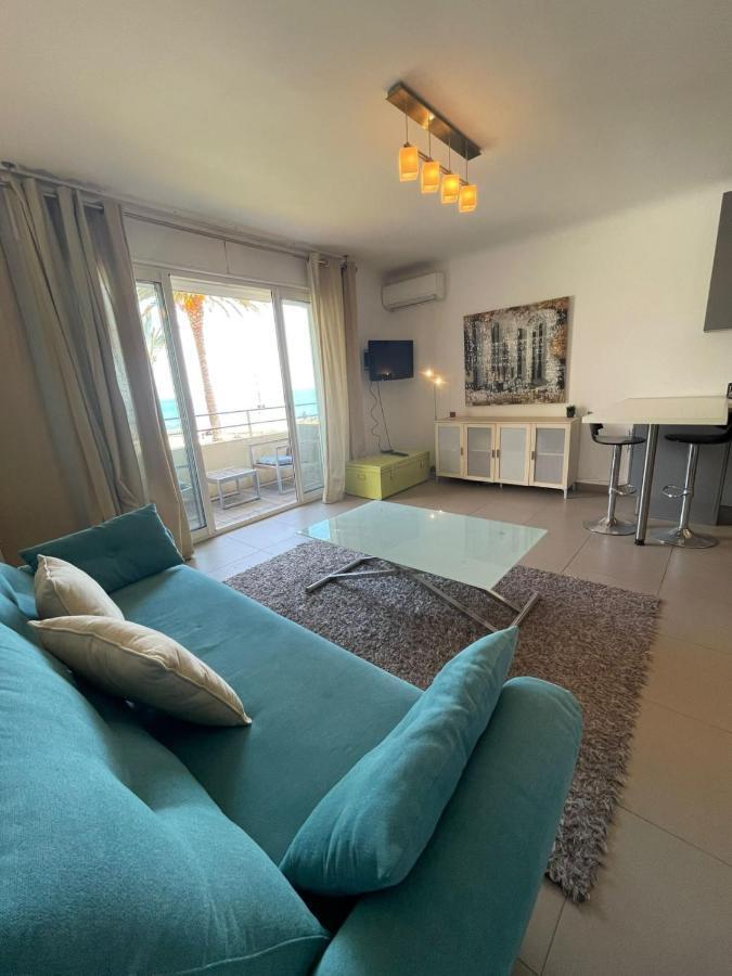 Fully Equipped Beachfront Studio In The Heart Of The City Center Bd Leclerc 昂蒂布 外观 照片