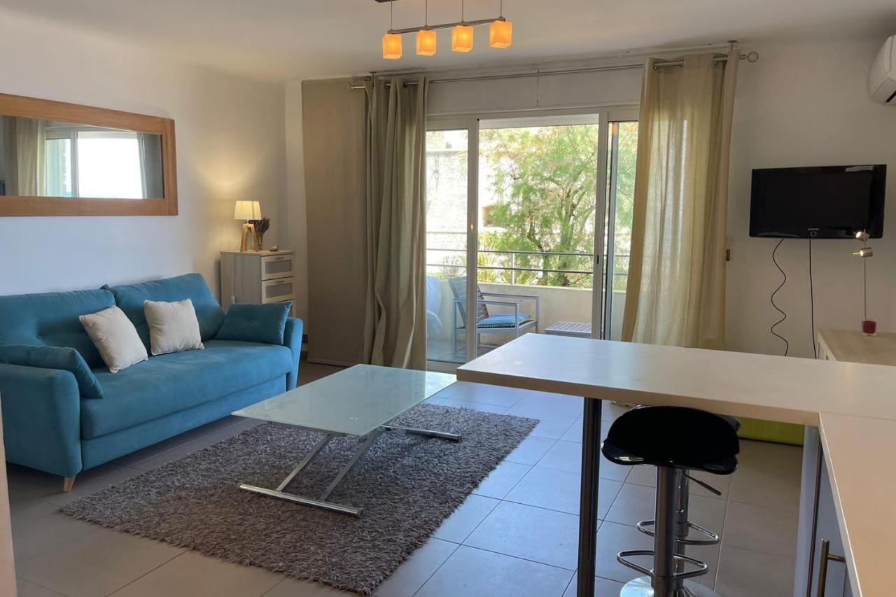 Fully Equipped Beachfront Studio In The Heart Of The City Center Bd Leclerc 昂蒂布 外观 照片